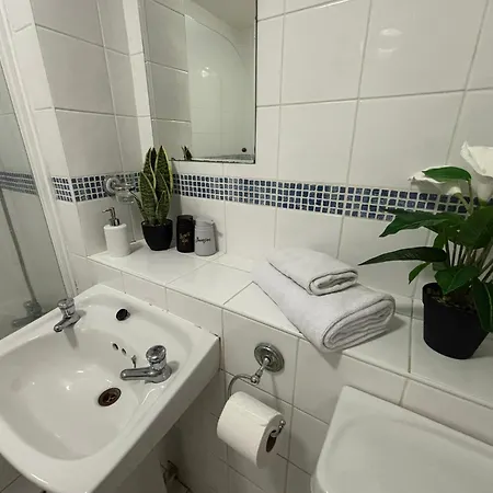 The Economy Center In Shared Privat bolig