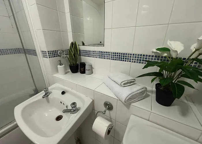 The Economy Center In Shared Privat bolig